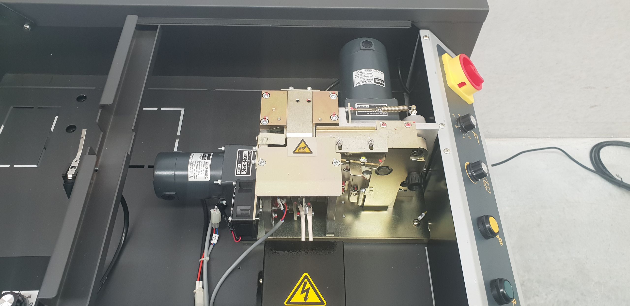 strapping-machine-internal